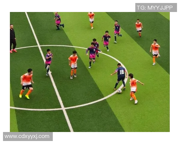 巨星赛场挥洒激情瞬间直拍定格绿茵足球震撼画面